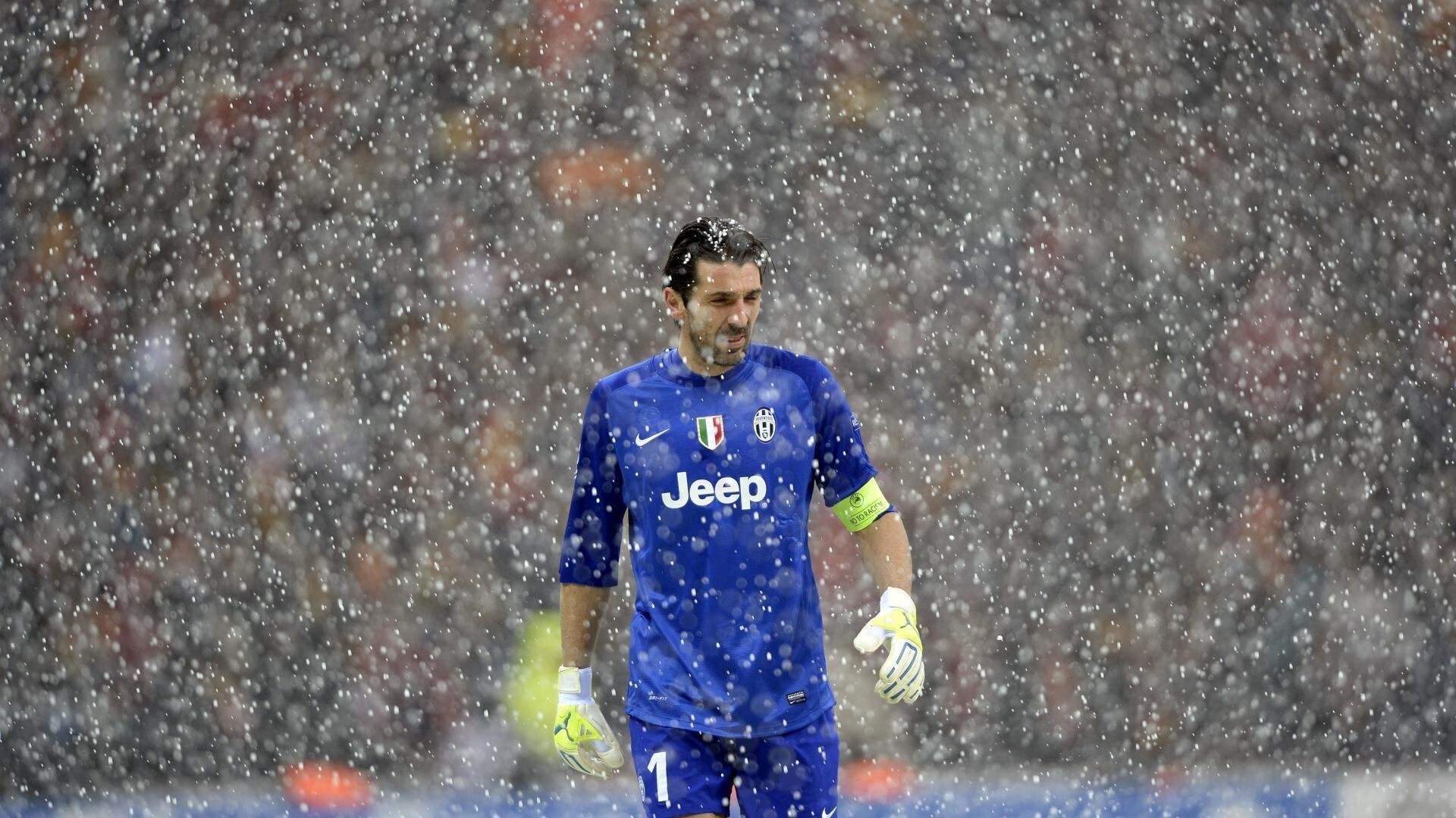 萨拉赫回归赛场，逆转首场状态亮眼，西班牙队观众沸腾！